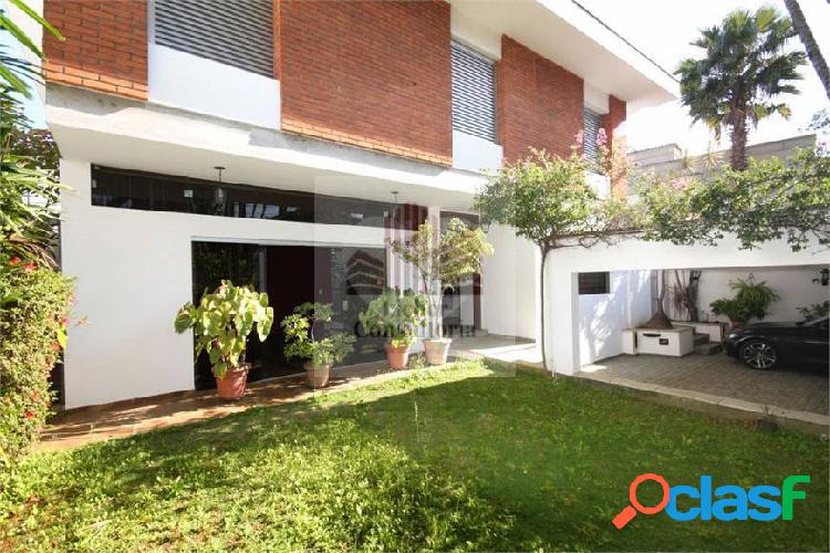 Casa com 4 Quartos e 6 banheiros à Venda, 433 m² por R$