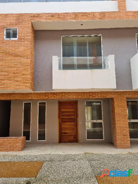 VENTA DE TOWN HOUSE OBRA GRIS PLANTA ELÉCTRICA 100%