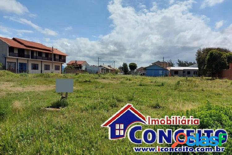 T140 - Excelente terreno a 400 metros do mar no balneário