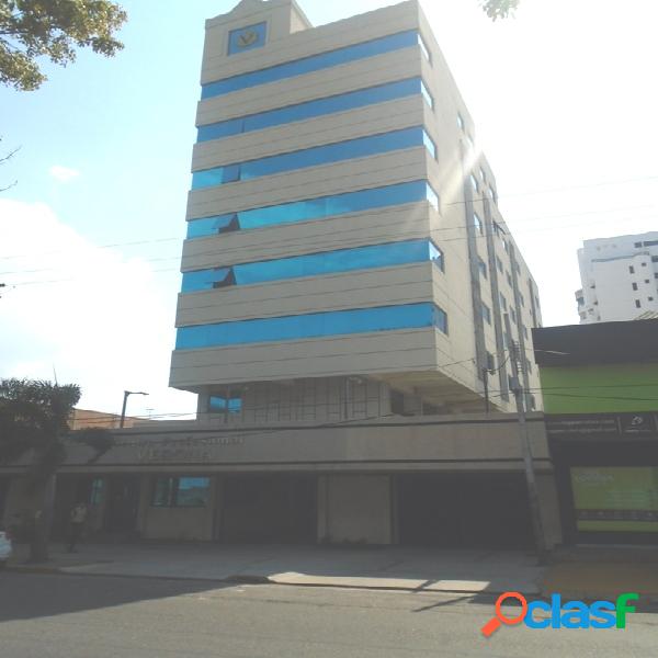 85 M2. Vende Exclusiva Oficina Avenida Andrés Eloy Blanco