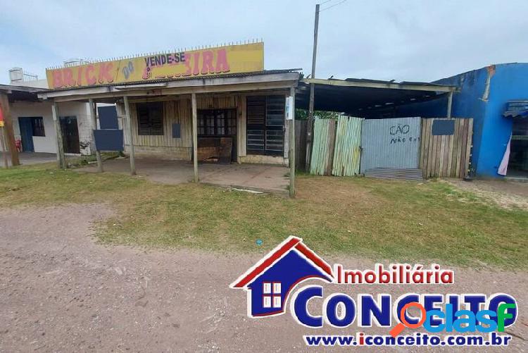 PC04 - Prédio comercial localizado na avenida principal de