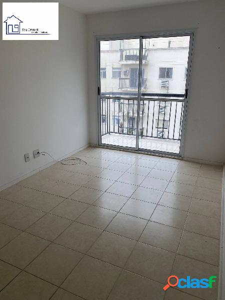 Apartamento com suíte e varanda - Camorim / Estrada dos