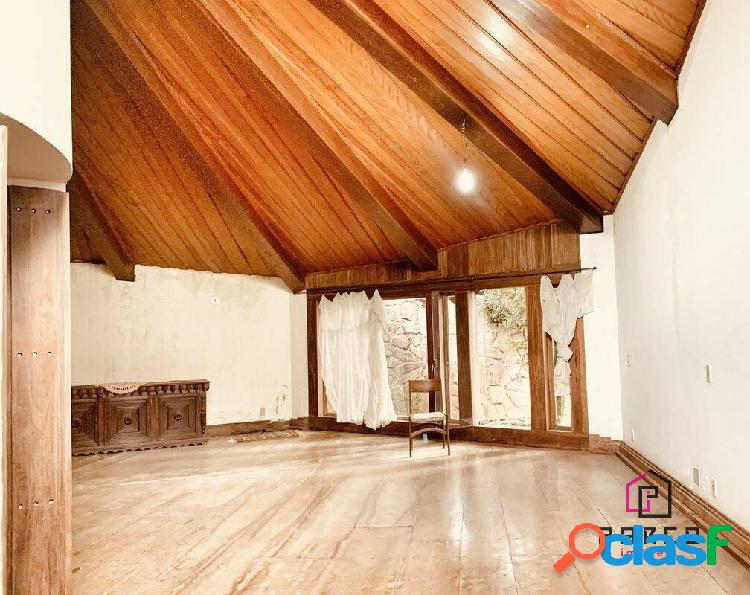 Casa no Mangabeiras a venda com 04 quartos