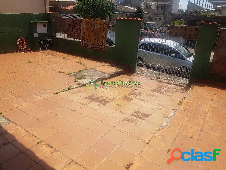 Casa térrea com 2 dormitórios (Jd Ana Maria)