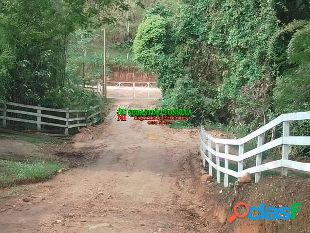 Chácara com 2450 m² em Delfim Moreira- MG