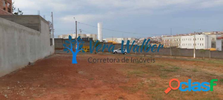Terreno plano com 8,26 m de frente Condomínio Santinon