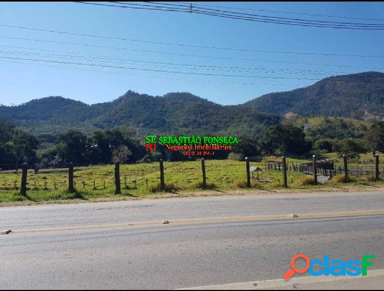 Área comercial de esquina em Itajubá- MG