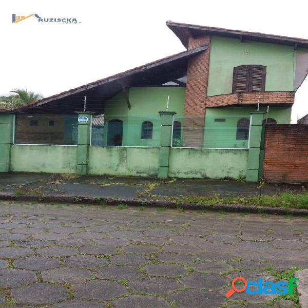 Casa a venda com piscina em itanhaem - Jd Bopiranga.