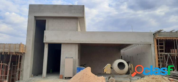 Casa de condomínio com 3 quartos, 150m², à venda em