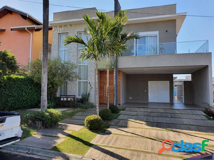 Casa de condomínio com 3 quartos, 262m², à venda em