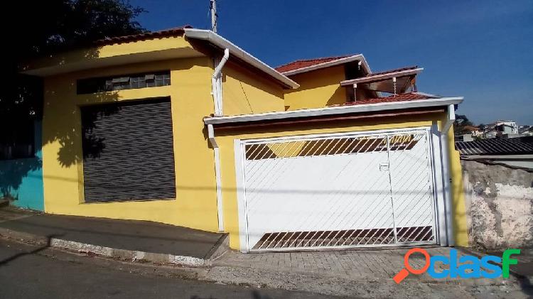 Sobrado 130m²/ 4 dorms (1 suíte)/ 2 vagas cobertas -