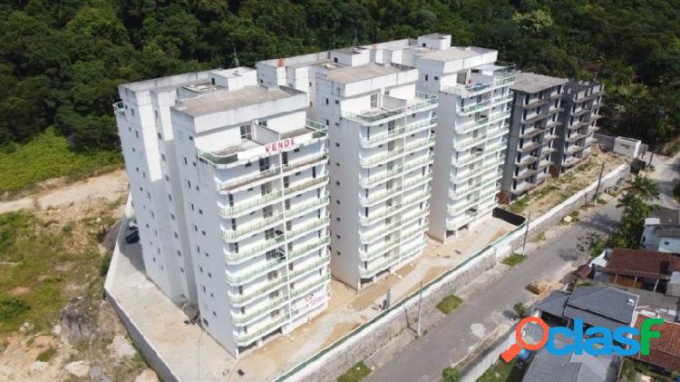 Apartamento com 3 quartos, 154m², à venda em