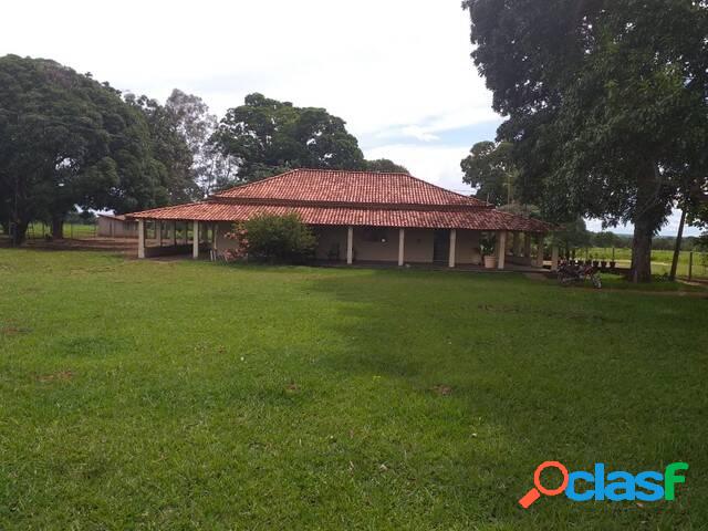 **Vende-se fazenda município de Araguapaz - GO* - 403