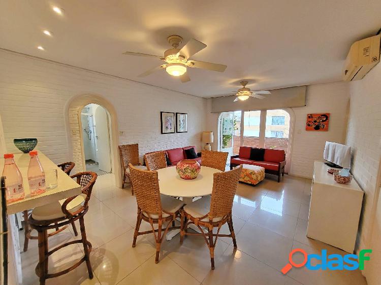 LINDO E AMPLO APARTAMENTO, APENAS 200M DO MAR!