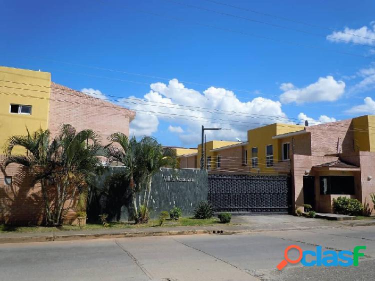 Townhouse en Venta en Manantial