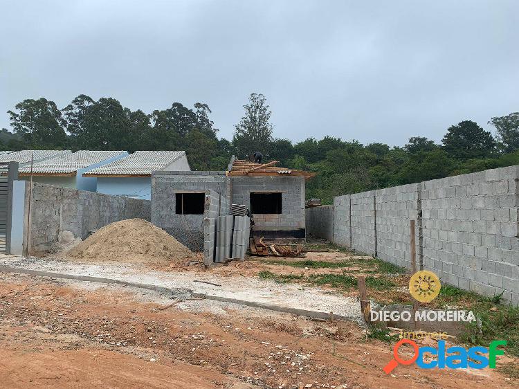 Casa à venda em Terra Preta com 2 dormitórios