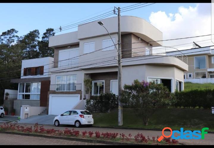 Casa residencial em condomínio fechado de alto padrão,