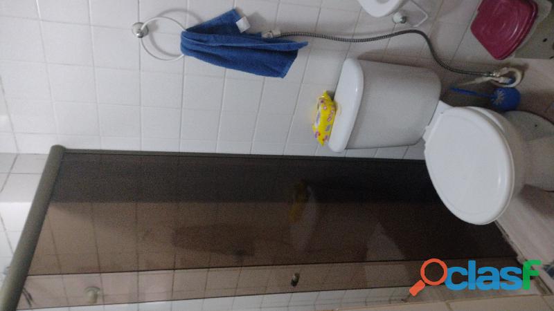 Vende se um apartamento