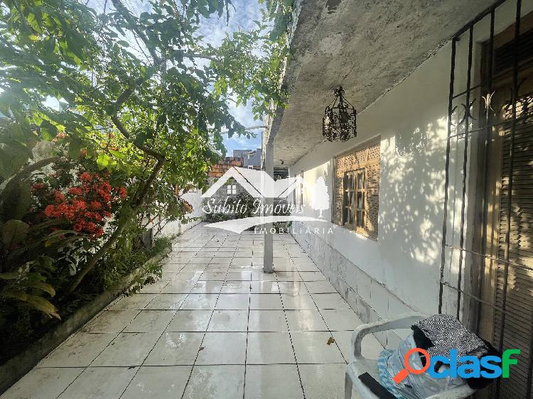 VENDO EXELENTE CASA EM ITAPUÃ 4/4 COM SUÍTES, 02