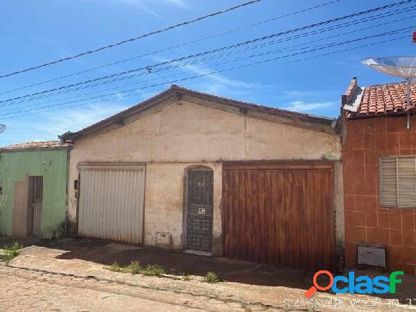 Casa, 3 quartos, 2 salas, 2 banheiros no Centro de