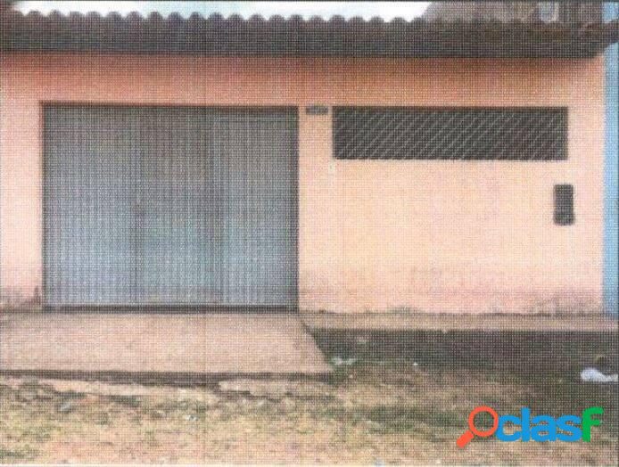 Casa com suíte com sacada em Paranã