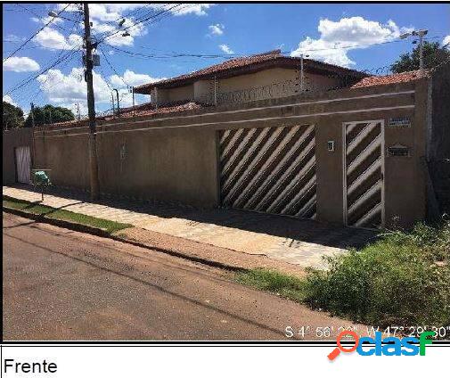 Casa com varanda, 2 suítes na Vila Bom Jardim em
