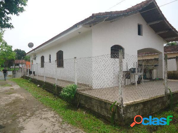 Casa espaçosa com 2 quartos em Pedro de Toledo SP