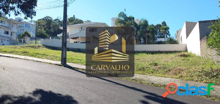 Amplo Terreno de esquina na Pedra Branca