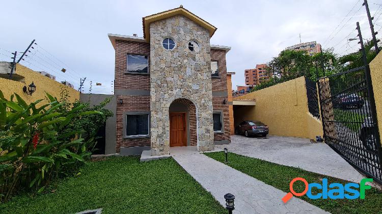 VENTA DE IMPECABLE QUINTA EN EL PARRAL CALLE CERRADA