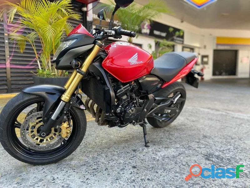 Honda Hornet Novinha