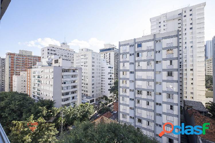 Apartamento com 3 dormitórios à venda, 145 m² por R$