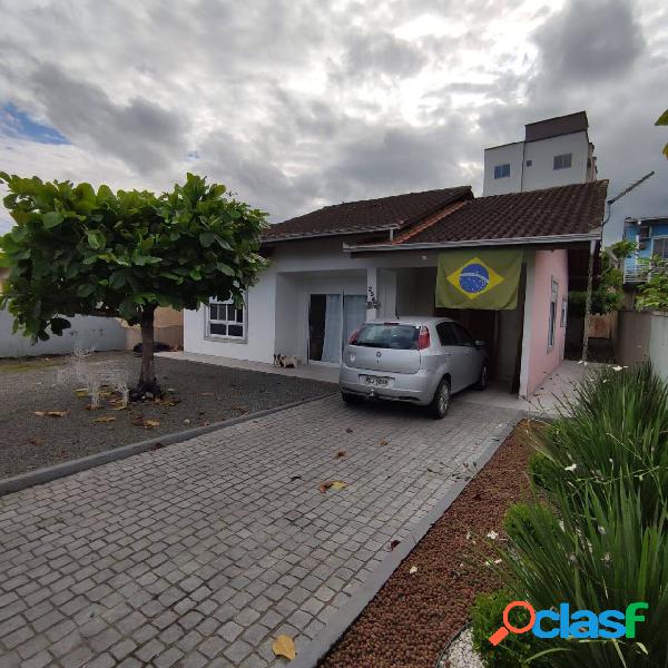 Casa averbada à venda em Joinville, Costa e Silva