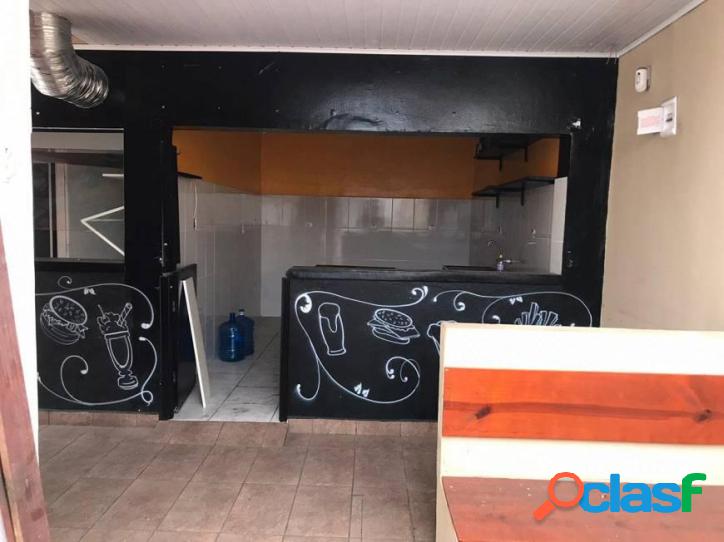 Casa com 1 dormitório à venda, 250 m² por R$ 2.000.000 -