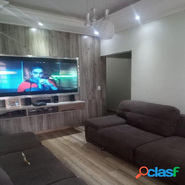 Casa com 3 dormitórios à venda, 120 m² por R$ 760.000 -