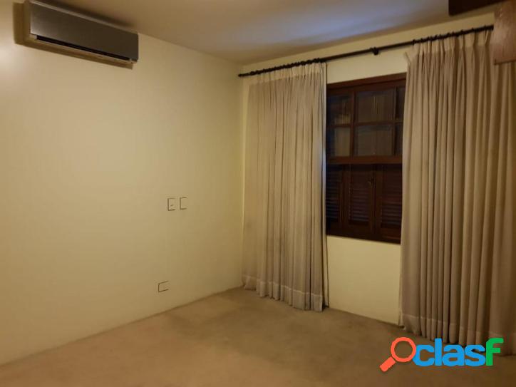 Casa com 4 dormitórios à venda, 450 m² por R$