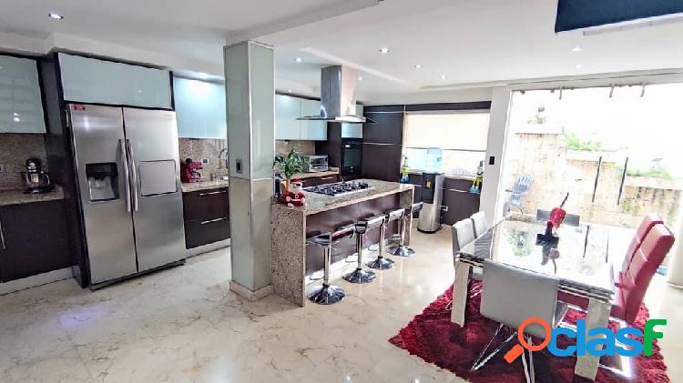 En Venta Townhouse en El Rincón