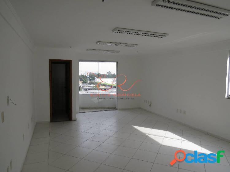 Sala comercial com 37m² próxima ao Carrefour - Aquárius