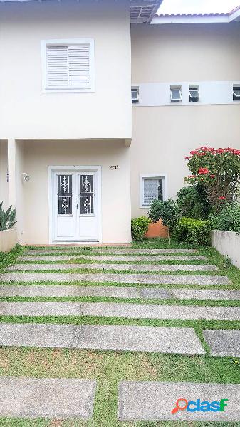 Sobrado para locação na Granja Viana - R$ 2.100,00 o