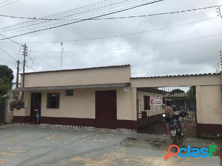 Vende-se duas casas e um ponto comercial no mesmo terreno no