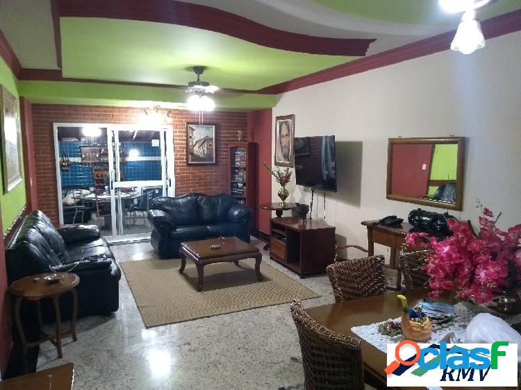 Amplo apartamento, com quintal, no Centro de São Bernardo.