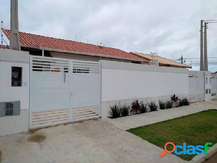 BELÍSSIMA CASA COM PISCINA