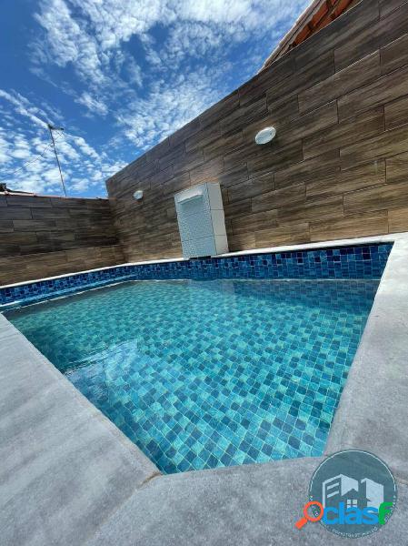 Casa com piscina no Suarão!