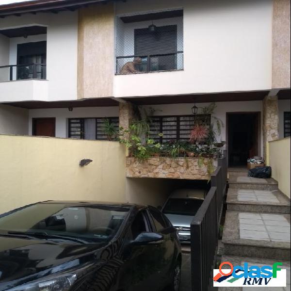Sobrado com 3 dormitórios à venda, 225 m² por R$ 950.000