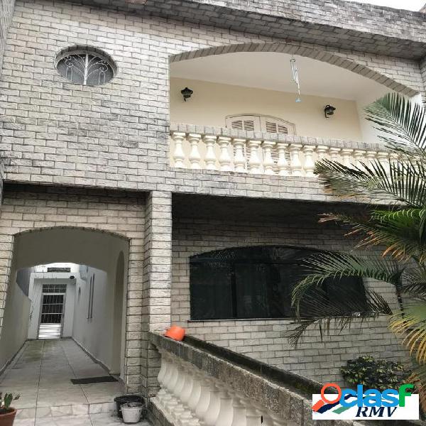 Sobrado com 3 dormitórios à venda, 296 m² por R$ 620.000