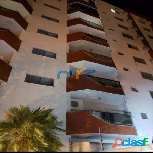 APARTAMENTO A VENDA NO EDIFÍCIO SAN MARCO.