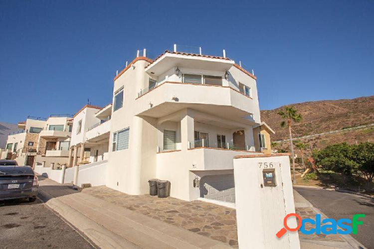 EN VENTA HERMOSA CASA CON SU ACCESO DIRECTO AL MAR Y GRANDES