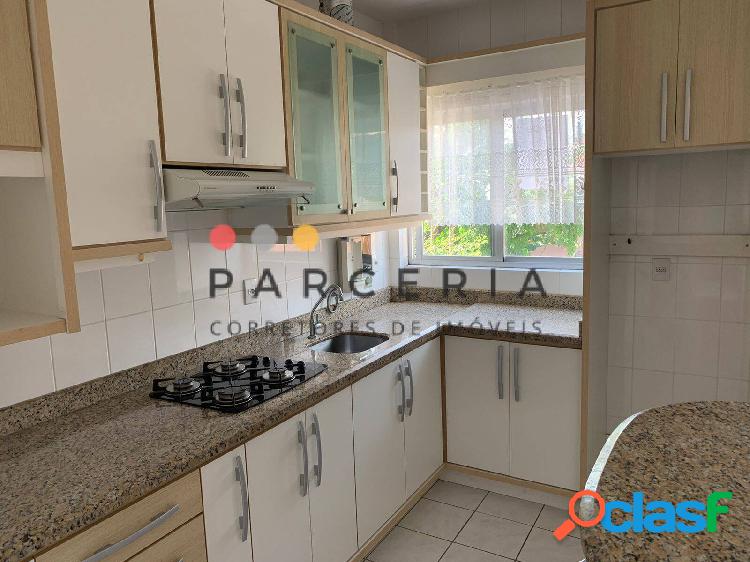 Apartamento à venda com 02 dormitórios, em Forquilinhas/SJ