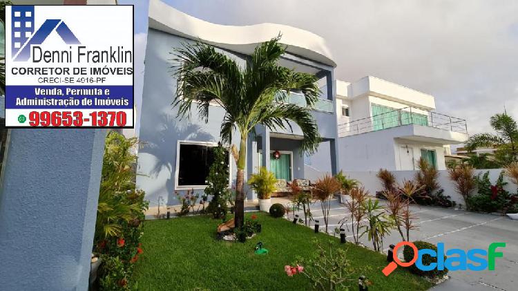 Casa em condomínio com 3 quartos arquitetura moderna