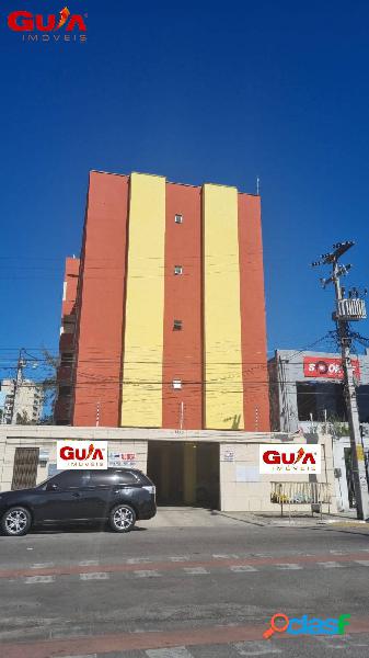 Apartamento em condomínio no bairro Luciano Cavalcante.
