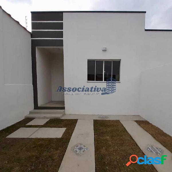 Casa dois dormitórios com suíte e espaço de quintal -
